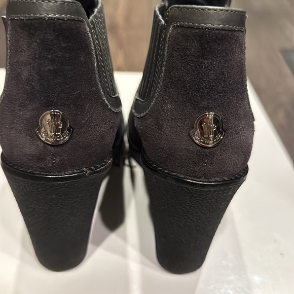 Moncler black suede wedge ankle booties. Size 36 (6). Includes box. - Picture 4 of 7